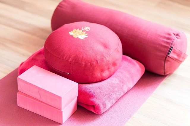 yoga pamplona, yoga berriozar, yoga padmasana, yoga navarra